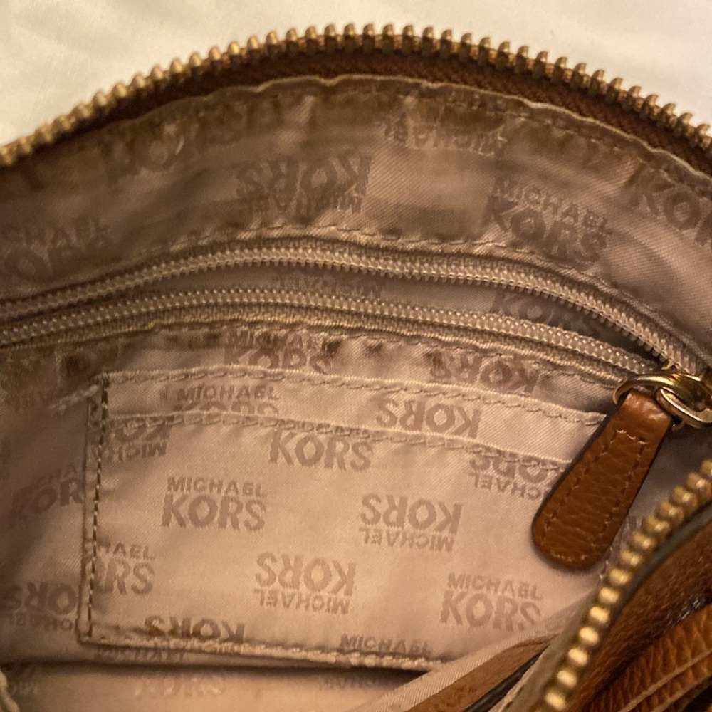 Michael Kors Pebble Leather Crossbody Saddle-brown - Picture 9 of 12